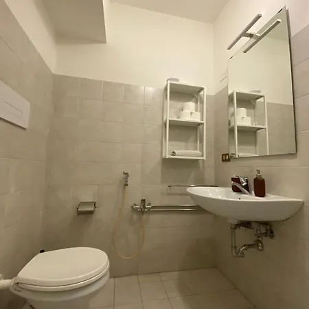 At The Column Square Lejlighed